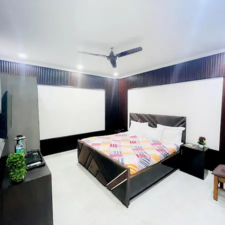 Hotel Tom And Jerry - Jangpura